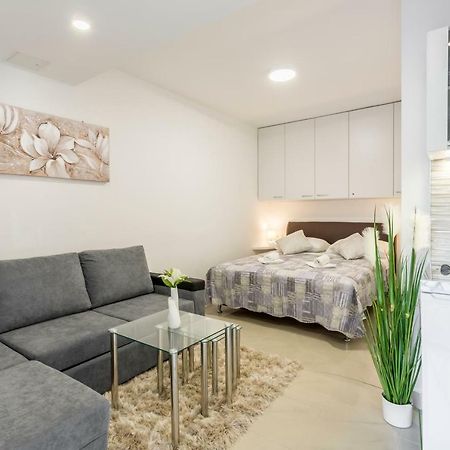 Studio Apartment Nikol สปลิท ภายนอก รูปภาพ