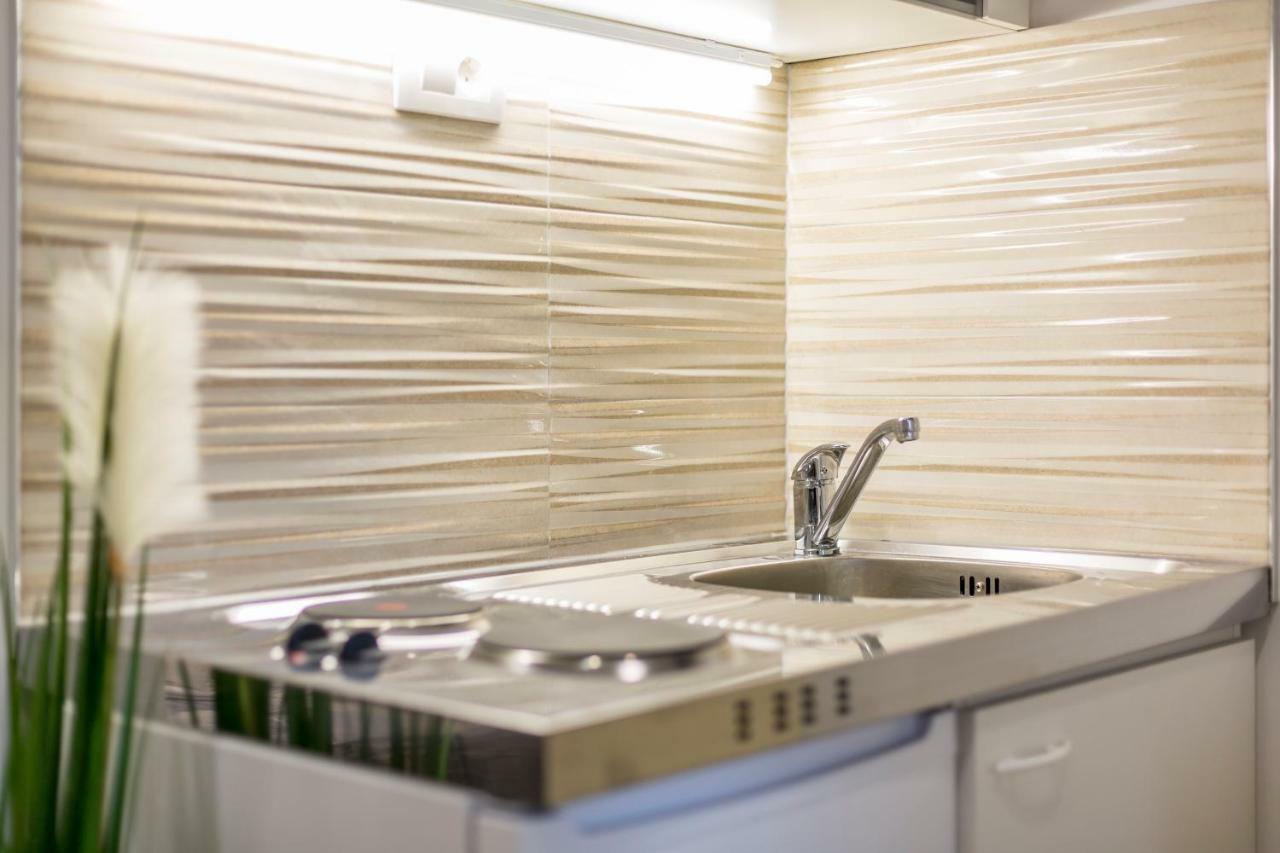 Studio Apartment Nikol สปลิท ภายนอก รูปภาพ
