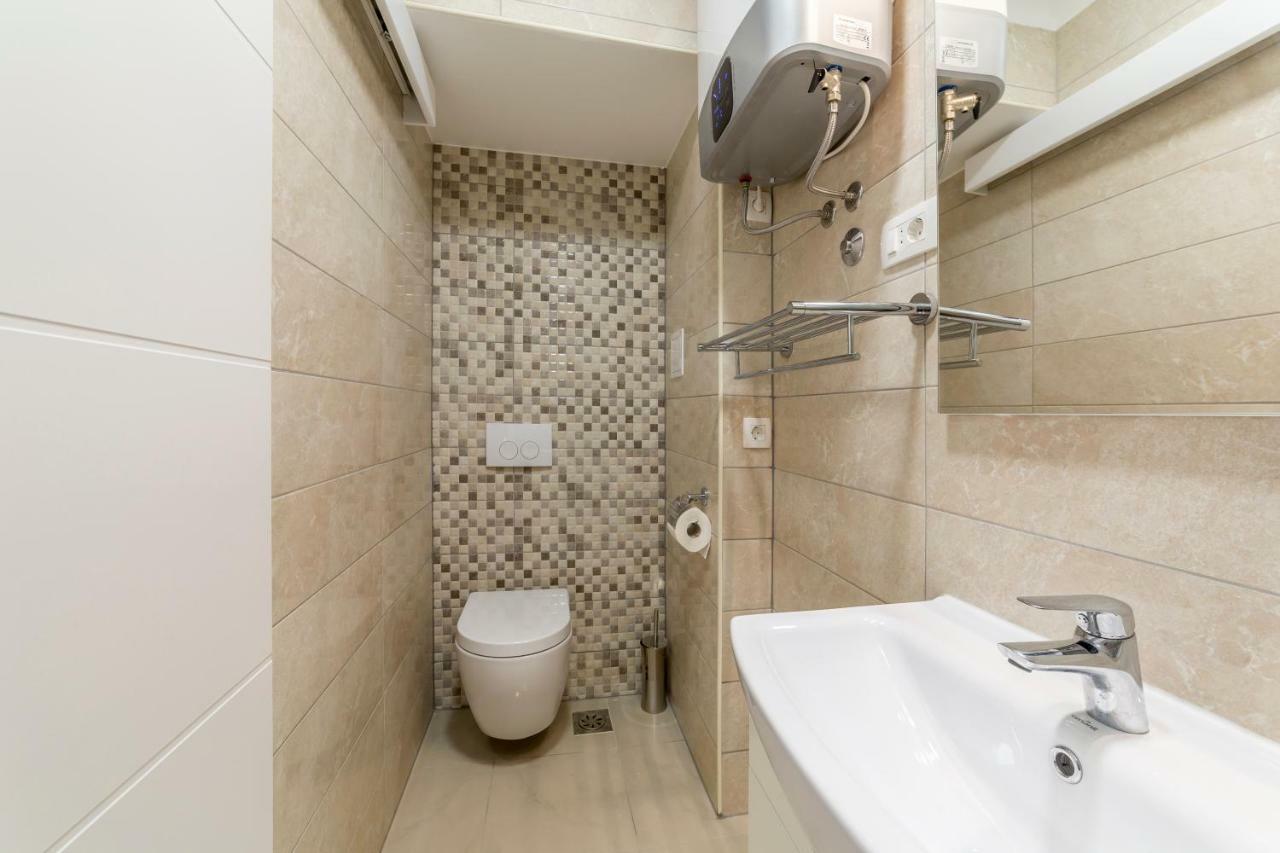 Studio Apartment Nikol สปลิท ภายนอก รูปภาพ