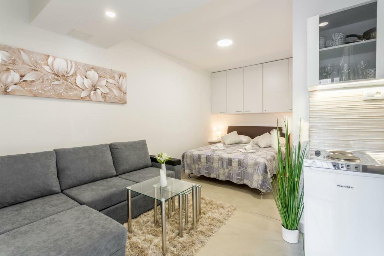 Studio Apartment Nikol สปลิท ภายนอก รูปภาพ