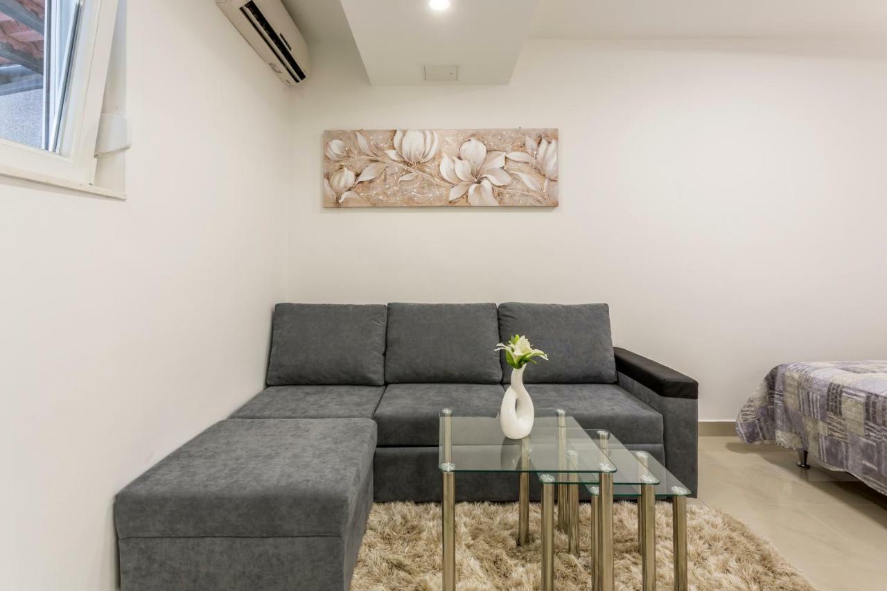Studio Apartment Nikol สปลิท ภายนอก รูปภาพ