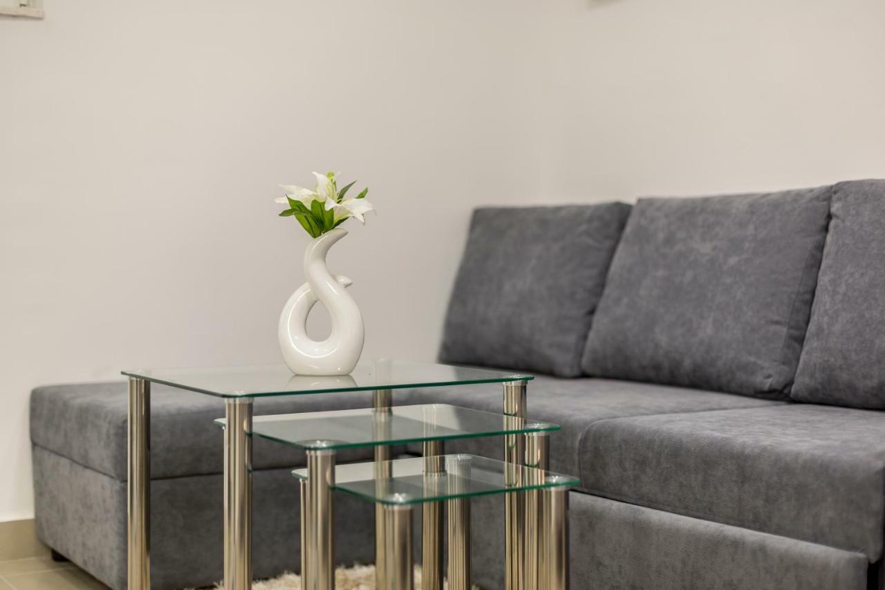 Studio Apartment Nikol สปลิท ภายนอก รูปภาพ