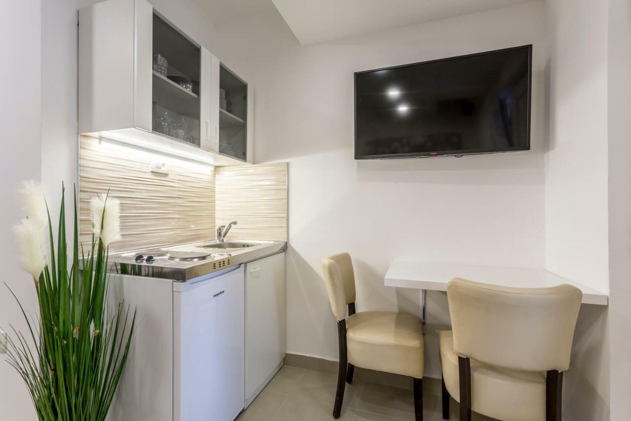 Studio Apartment Nikol สปลิท ภายนอก รูปภาพ